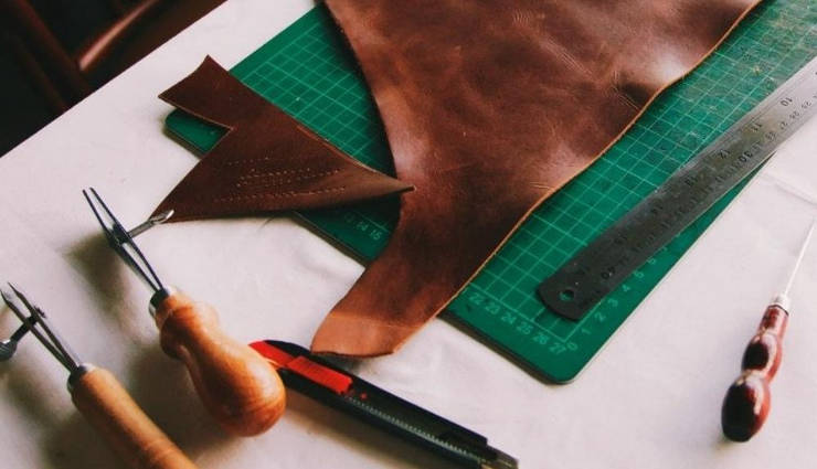 چرم دوزی ،آموزش چرم دوزی برای تازه‌کارها در پنج مرحله مهم و اساسی ،معرفی وسایل چرم دوزی ،وسایل چرم دوزی را از کجا بخریم؟