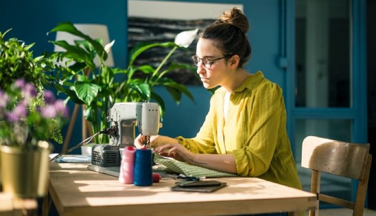 خیاطی ،آموزش خیاطی برای تازه‌کارها؛ هرآنچه برای شروع باید بدانید ،لوازم ضروری خیاطی ،آموزش خیاطی در منزل با دست