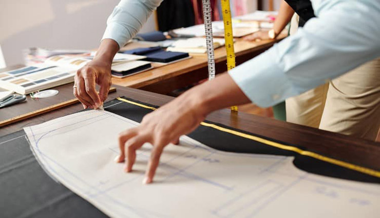 خیاطی با الگو؛ خواندن نشانه‌ها و پیاده‌سازی الگو روی پارچه ،دستورالعمل‌هایی درباره الگوی خیاطی ،چگونه الگوی دوخت را درست روی پارچه بچینیم؟