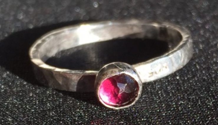 ساخت جواهرات ،فلزاتی که می‌توانید برای فلزکاری با آنها کار کنید ،کار با فلز برای ساخت جواهرات؛ انواع فلز، ابزارهای موردنیاز و مراحل ساخت