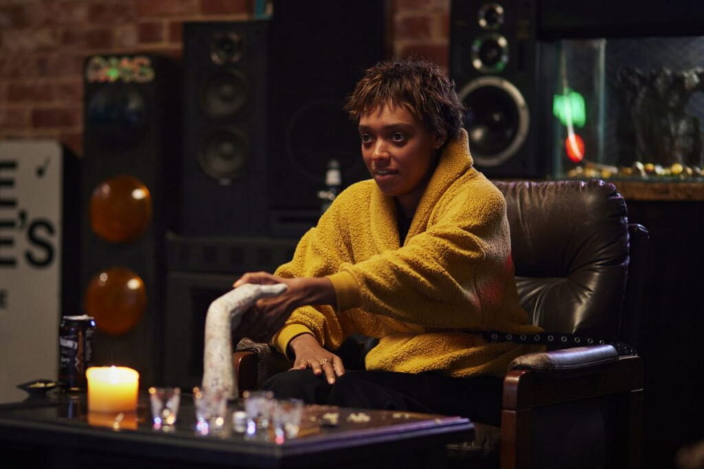 نقد فیلم Talk to Me 30 نقد فیلم Talk to Me