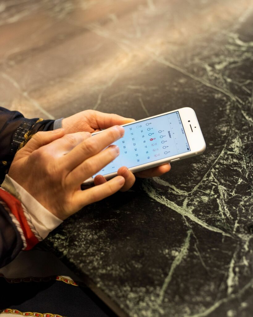 آیا ردگیری پریود می تواند به برنامه ورزشی بهتر منجر شود؟ 3 اپلیکیشن ثبت پریود flo