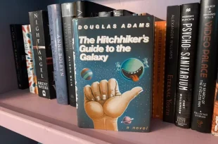 راهنمای مسافران کهکشان به کتابفروشی‌ها می‌رسد