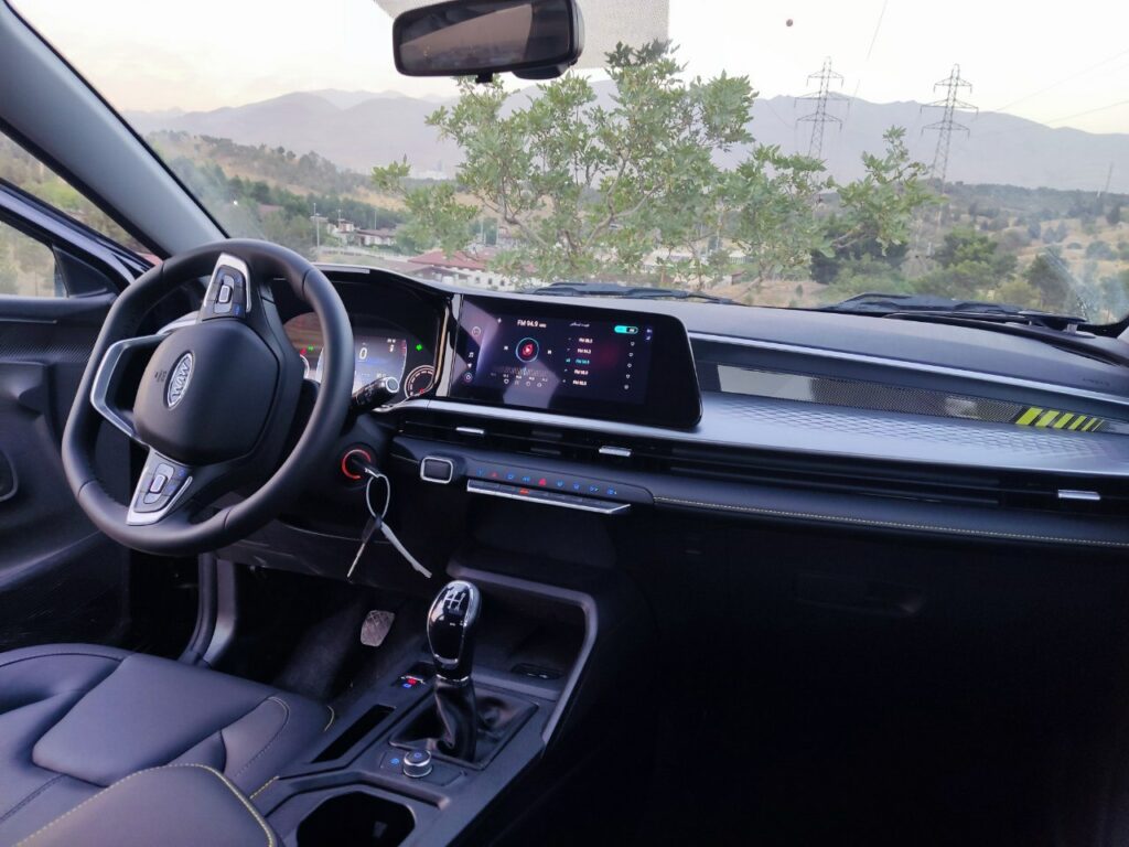 کابین ام وی ام X33 کراس