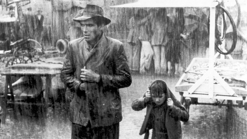 بهترین فیلم های درام و داستانی 246 Bicycle Thieves