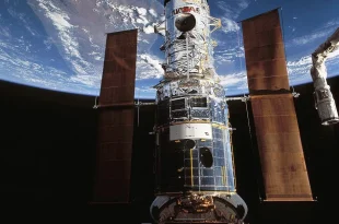 شاتل اندور برای تعمیر تلسکوپ فضایی هابل پرتاب شد