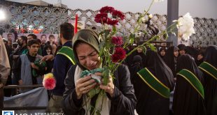 پیکرهای ۹ شهید مدافع حرم در تهران تشییع شد