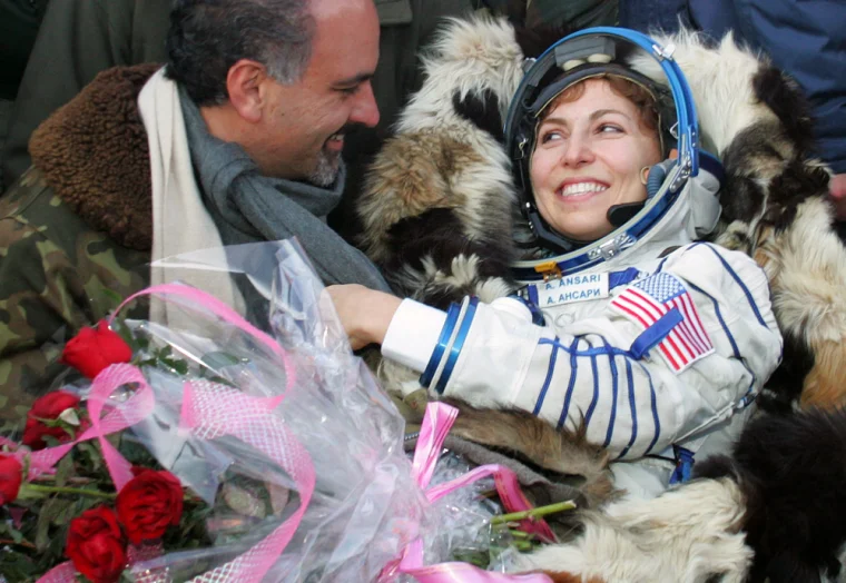 بیوگرافی انوشه انصاری | اولین زن فضانورد ایرانی + افتخارات 20 انوشه انصاری