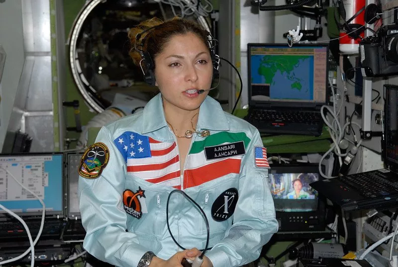 بیوگرافی انوشه انصاری | اولین زن فضانورد ایرانی + افتخارات 16 1704215944 266 بیوگرافی انوشه انصاری اولین زن فضانورد ایرانی افتخارات.webp