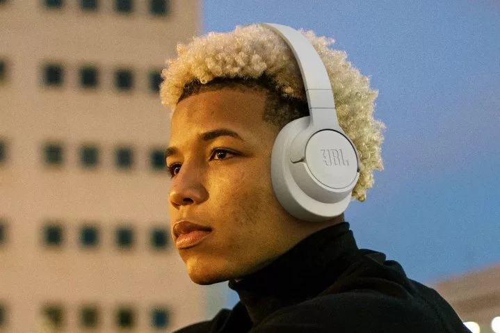 1704726491 315 JBL از هدفون‌ها، اسپیکرها و ایرباد تازه خود برای سال.webp