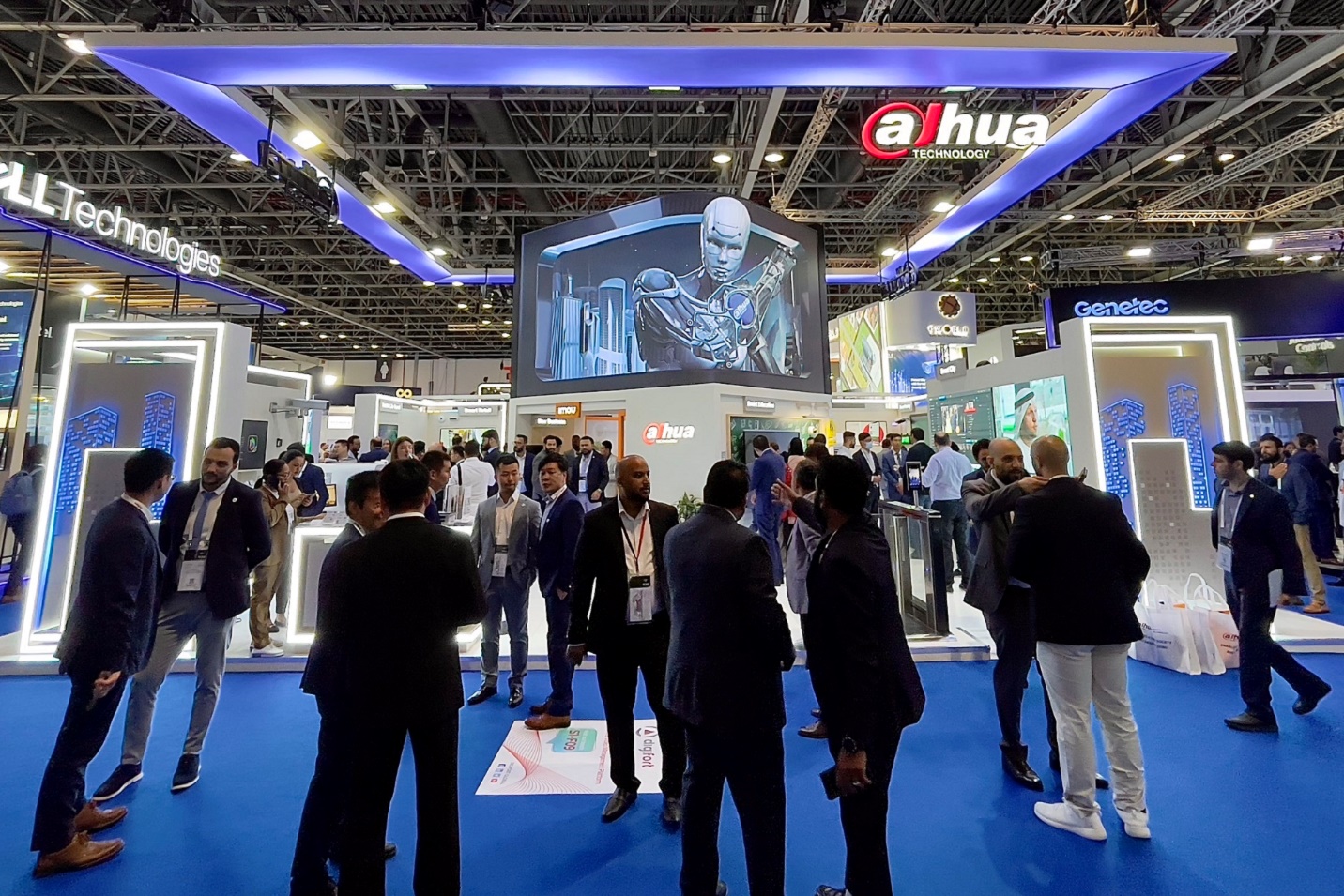 وجود انواع دوربین داهوا در نمایشگاه Intersec 2024 6 1705041125 682 وجود انواع دوربین داهوا در نمایشگاه Intersec 2024