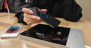 شارژر بی‌سیم جدید اینفینیکس گوشی را از فاصله 20 سانتی‌متری شارژ می‌کند