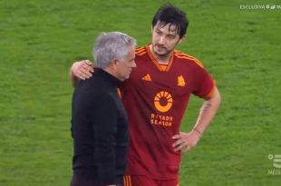 عکس‌| برخورد گرم مورینیو با سردار آزمون پس از درخشش