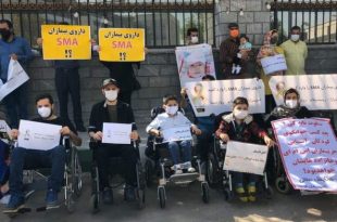 با لابی‌گری ۴۰۰ دوز داروی رایگان گرفتیم اما در انبارها خاک می‌خورد