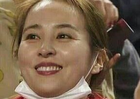 «سوسانو» در بین تماشاگران بازی کره جنوبی و استرالیا