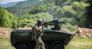 Hanhwa Arion قاطرهای رباتیک جدیدی که بار سربازان را حمل می کنند