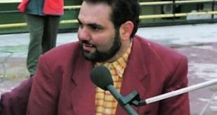 عکس| زیرخاکی از جواد خیابانی با کت زرشکی و موی مشکی!