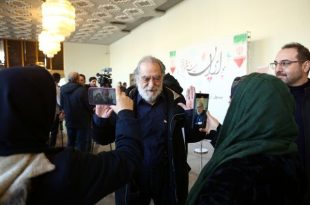 هنرمندان در تالار وحدت برای مشارکت در انتخابات ۱۴۰۲ حضور یافتند