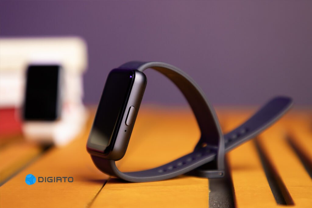 1713811452 824 بازدید مچ‌بند هوشمند سامسونگ گلکسی واچ فیت 3 دلچسب