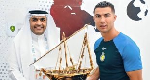 عکس| هدیه ویژه به رونالدو در عربستان