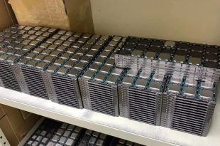 سینی‌های رو هم قرار داده شده از پردازنده‌های Tray