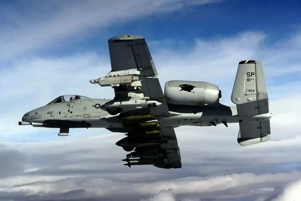 ویژگی های جت جنگنده A-10 Thunderbolt II ملقب به گراز_دلچسب 17 ویژگی های جت جنگنده A-10 Thunderbolt II ملقب به گراز