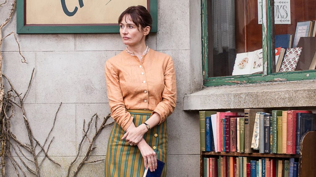 فیلم هایی که شما را برای خواندن کتاب ترغیب میکند_دلچسب 26 The Bookshop