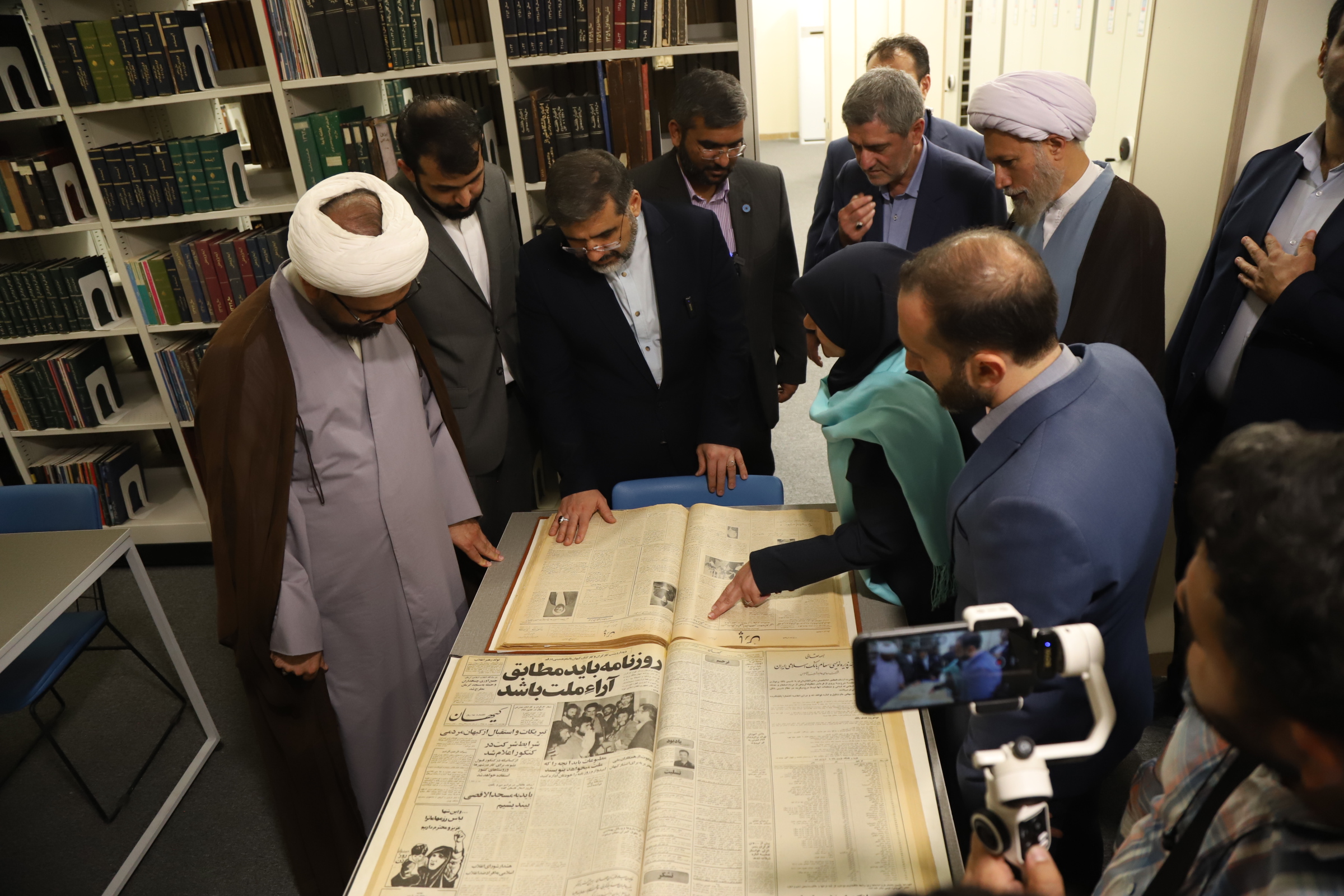 کتابخانه آیتالله دستغیب شیراز بازگشایی شد_دلچسب 25 بازگشایی کتابخانه شهید دستغیب شیراز