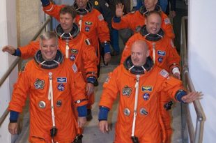 اندور در آخرین مأموریت خود، اس‌تی‌اس-134، به فضا پرتاب شد