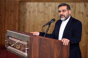 شهید رئیسی آبرو خود را در کف دست قرار داد و وارد میدان شد