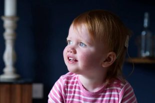 کودک 18 ماهه با یک ژن‌درمانی جدید، شنوایی خود را به دست آورد