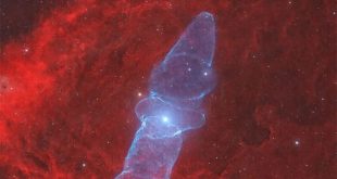 ماهی مرکب کیهانی یک جریان فوق‌العاده از مواد را نشان می‌دهد که توسط سیستم سه گانه‌ای از ستارگان داغ و پرجرم، به نام HR8119، رانده‌ می‌شود.