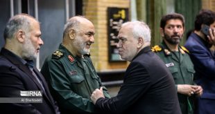 چهره‌های استقلالی و پرسپولیسی در مراسم شهید خدمت