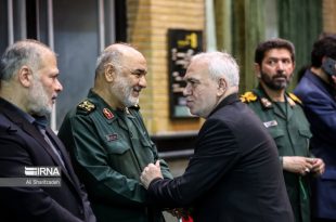 چهره‌های استقلالی و پرسپولیسی در مراسم شهید خدمت