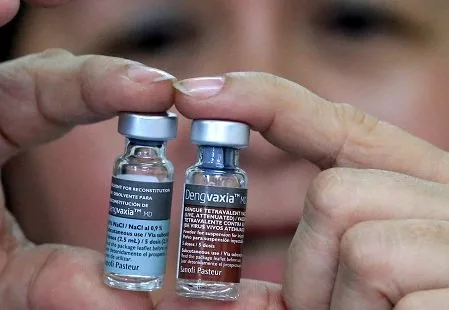 واکسن Dengvaxia که تنها برای افراد 9 تا 45 ساله‌ای که حداقل یک‌بار به این بیماری مبتلا شده‌اند، تجویز می‌شود.