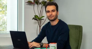 مدیر عامل کافه‌بازار خواستار رفع فیلترینگ گوگل پلی شد