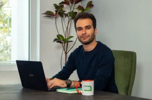 مدیر عامل کافه‌بازار خواستار رفع فیلترینگ گوگل پلی شد