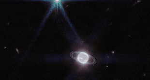 نپتون، غول یخی حلقه‌دار، در نزدیکی مرکز این تصویر نزدیک و در نور فروسرخ تلسکوپ فضایی جیمز وب شکار شد.