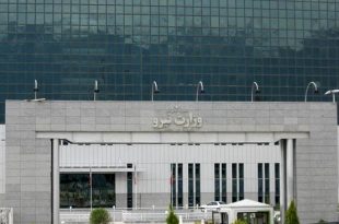 نشان دستگاه برتر کشور در حوزه استاندارد به وزارت نیرو رسید