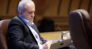 با قیمت گذاری بدون برنامه بنزین، فشار مضاعف به مردم وارد نمی‌کنیم