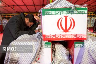 مراسم تشییع پیکرهای ۱۰۰ شهید گمنام از مقابل دانشگاه تهران آغاز شد