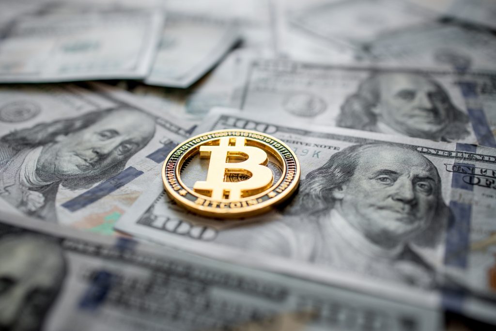 بیت کوین بخریم یا نخریم؟ ۵ علت خرید و