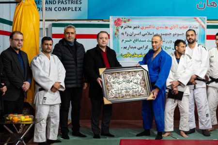 عکس | فرهاد مجیدی آماده اغاز ماموریت تازه - خبرگزاری ورزش ایران_دلچسب 8 تجلیل هیات جودو مازندران از مربیان تیم ملی در اردوی آمادهسازی نونهالان