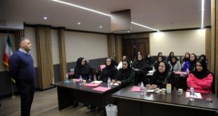 آغاز دوره ۵ روزه مربی‌گری بانوان با تدریس دکتر انوشیروانی