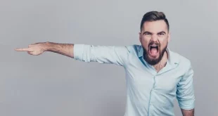 ۵ ویژگی مدیران غیرحرفه‌ای - چطور