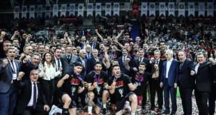 این تیم همه جا قهرمانی می‌خواهد