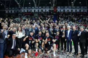 این تیم همه جا قهرمانی می‌خواهد