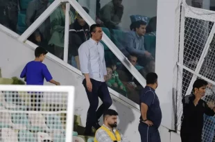 رحمتی با لیدرهای حریف عشق کرد!