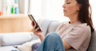 افزایش 82 درصدی خطر گردن‌درد با نشستن طولانی و کار با موبایل