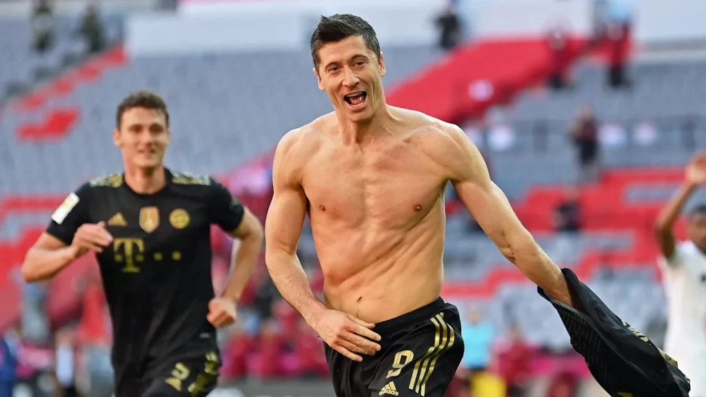 ۱۰ فوتبالیست مشهوری که تتو ندارند_دلچسب 29 رابرت لواندوفسکی